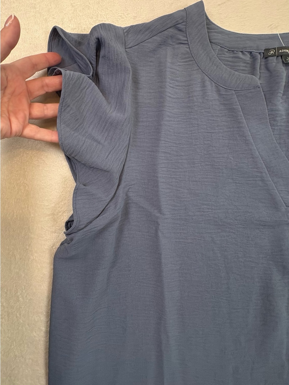 Adrianna Papell 1X Blue Flutter Sleeve Split Neck Blouse Crinkle Polyester Top - Picture 8 of 15